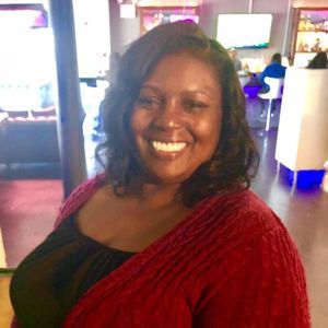 Meet your Posher, Della